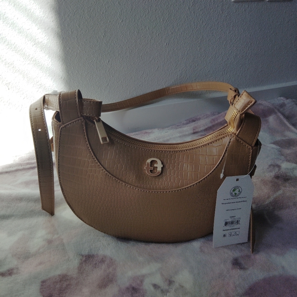 Time And Tru Tan Crocodile Crossbody Bag - Picture 6 of 9